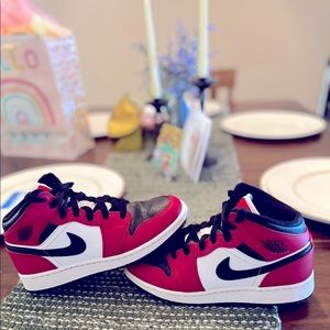 Retro high Nike Jordan 1  Red and Black Size 4.5 kids